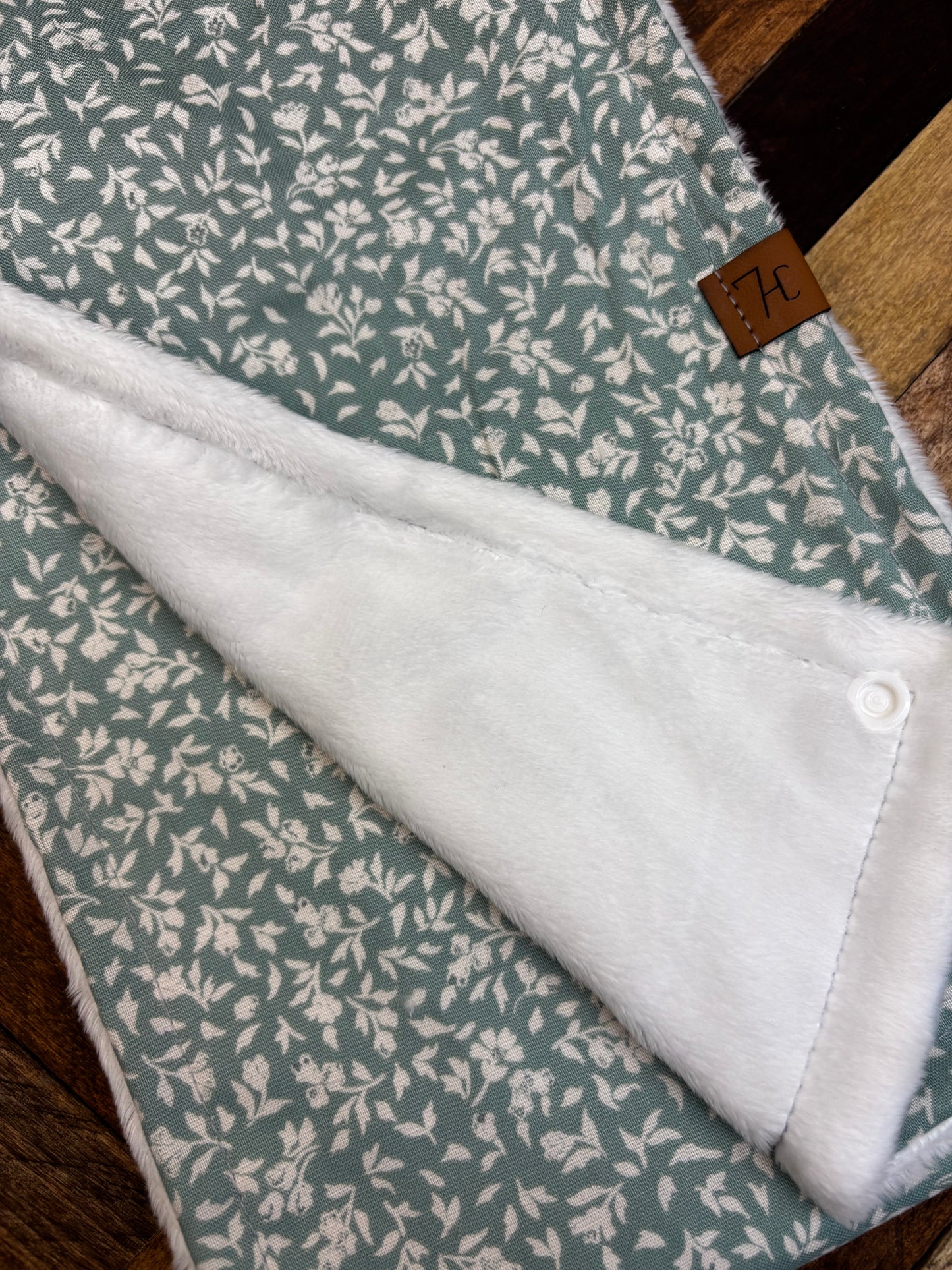 Aspen Lightweight Breakaway  Neck Wrap – Cowboy Cowl